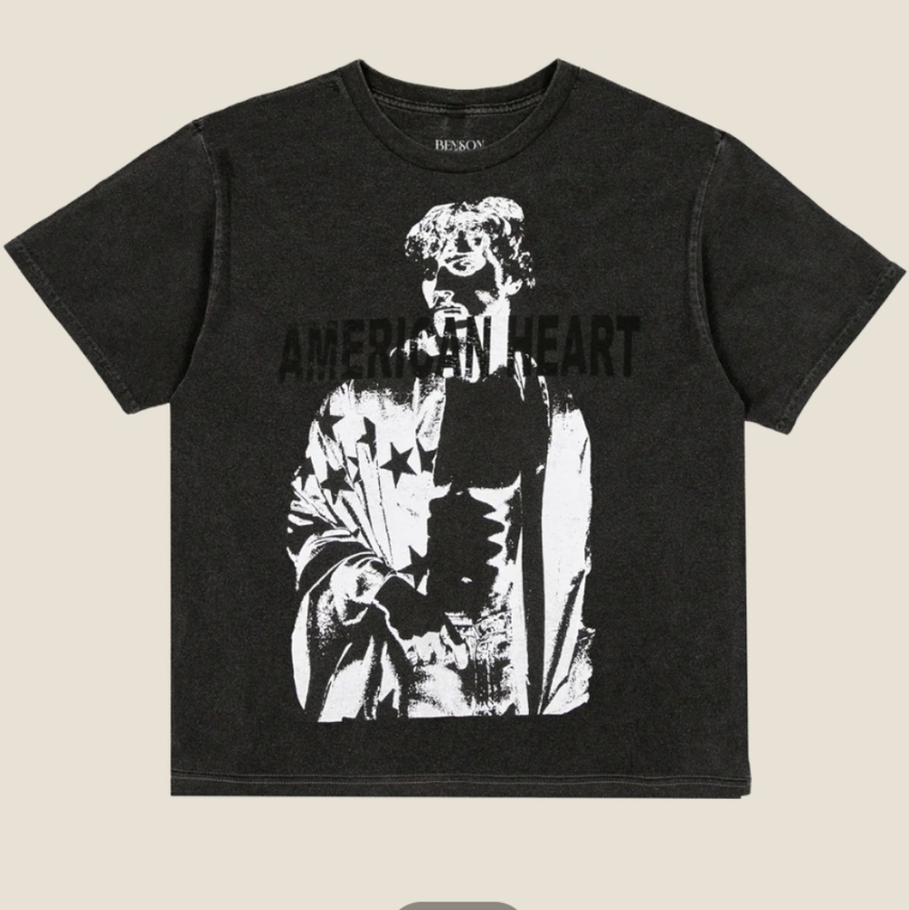 Benson Boone Portrait Tee American Heart Graphic T-Shirt XL Charcoal Black